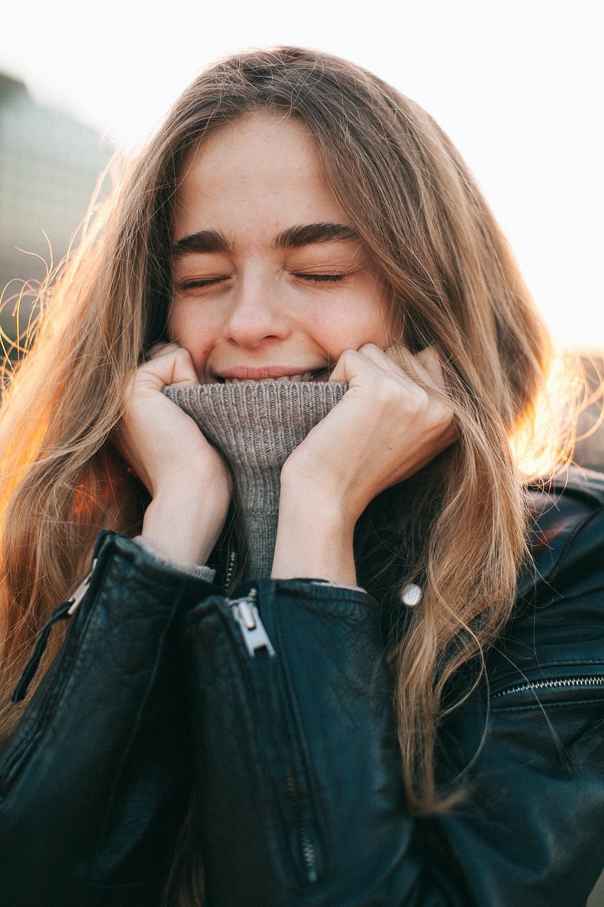 découvrez tout sur le turtleneck : conseils de style, façons de le porter et idées pour intégrer ce col roulé tendance à votre garde-robe, pour un look élégant en toutes saisons.